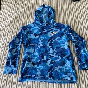 Nike boys hooded long sleeve
